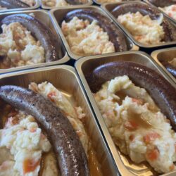Chipolata accompagnée d'une purée de carottes