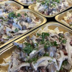 Pasta met romige truffel- boschampignons en krokant gebakken escalope